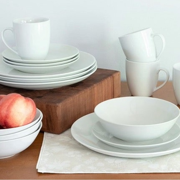 Dinnerware Set - Picture 8 of 9